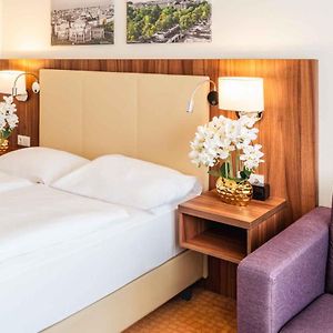 Standard Zimmer mit Kingsize-Bett